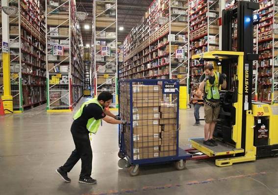 Multa de 194 millones a Apple y Amazon por pactar las ventas en España